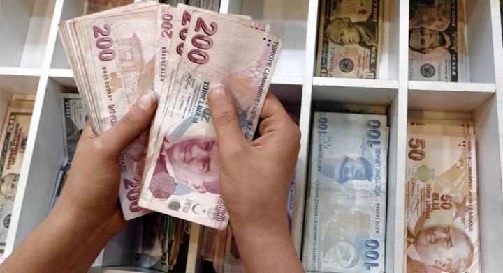 Türk lirəsi yenidən dəyərdən düşür