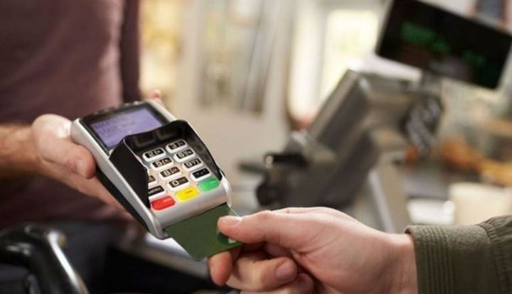 Nağdsız ödənişlər azalır - MƏHDUDİYYƏTLƏR SƏMƏRƏ VERMİR