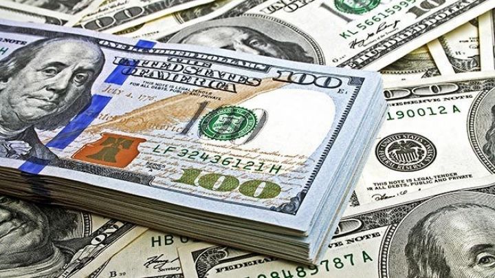 Dolların ən sərfəli satış məzənnəsi 1.70-dən aşağı düşüb