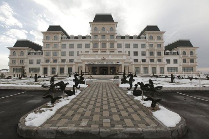 Qəbələdə məşhur oteldə ərəb qadının meyiti tapılıb