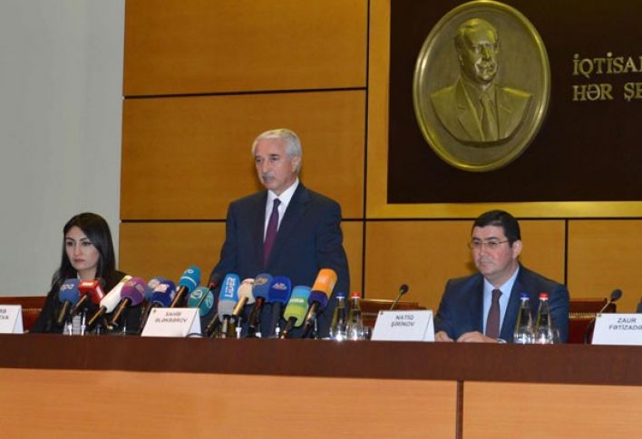 “Evim Tekstil” Vergilərin yüksək vəzifəli əməkdaşlarını forma ilə təmin edəcək