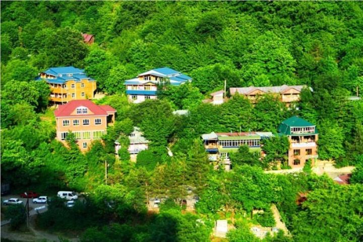 4 nəfərlik ailəvi kottejlər 30, VİP kottejlər isə 20 manatdır