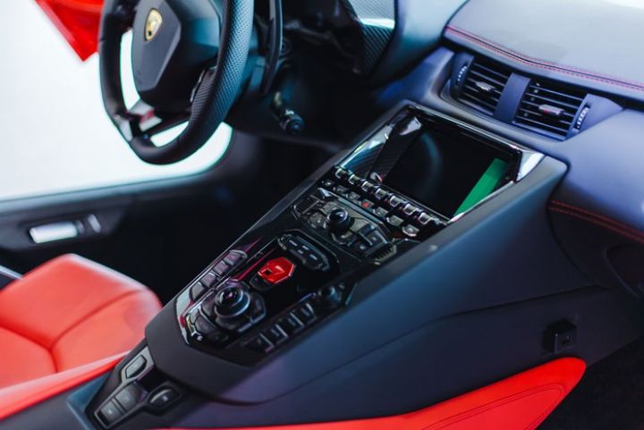 Azərbaycanda yeni Lambirghini modeli - satışına başlandı