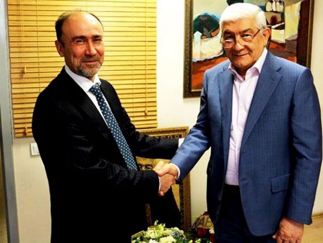 İki bankir görüşüb