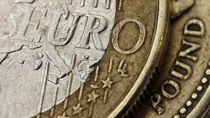 Avro dəyərdən düşməkdə davam edir