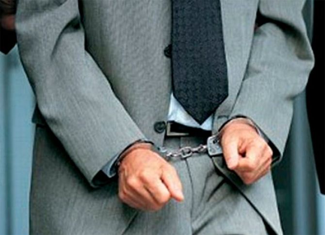 Dərman şirkətlərinin vəzifəli şəxsləri həbs edildi 