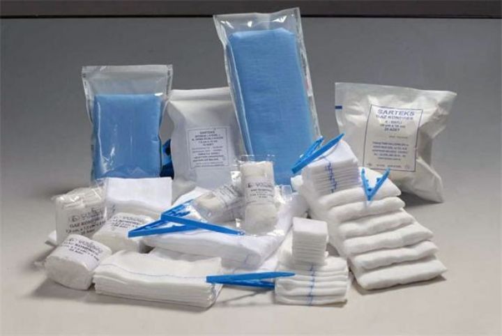 Bir müqavilə ilə 10 milyon manatlıq sarğı-ləvazimat satdı