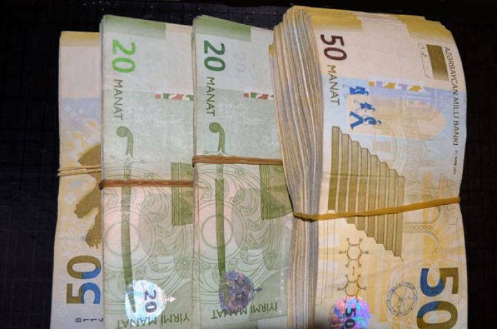 Oktyabrda əhali 57 milyon manatını banklardan geri tələb edib
