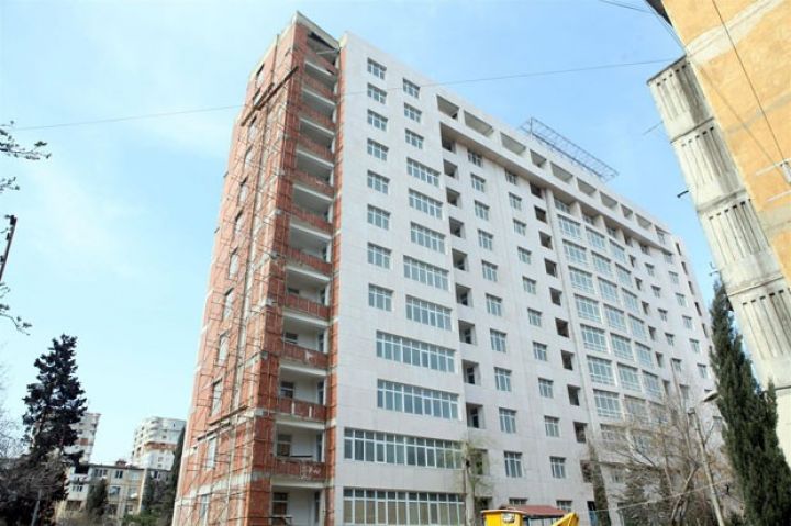 Əhali 5 ayda mənzil üçün daha 100 milyon manat borca girdi