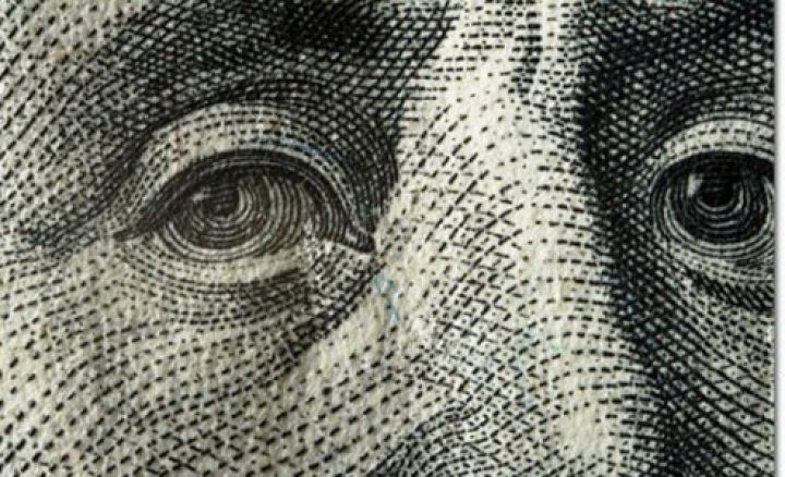 Dollar bahalaşır - NEFT 2% UCUZLAŞDI