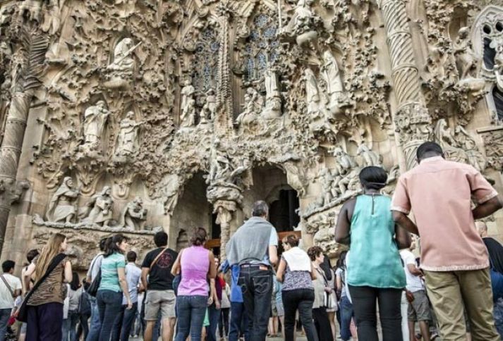 81,2 milyon turist, 89,4 milyard avro xərcləmə