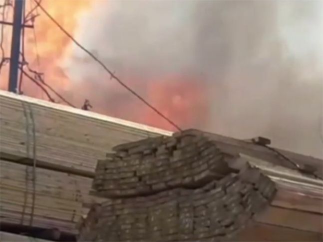 “Taxta Bazarı” yanır - Video +YENİLƏNİB