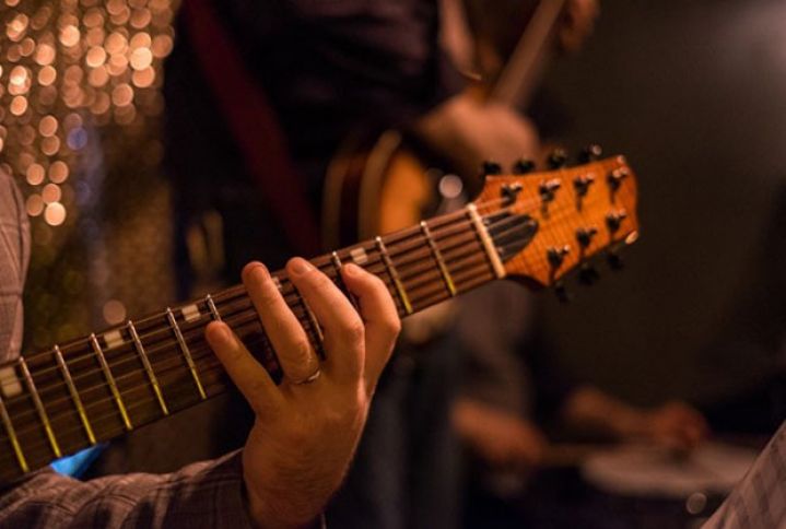 Hotel restoranlarına musiqiçilər tələb olunur