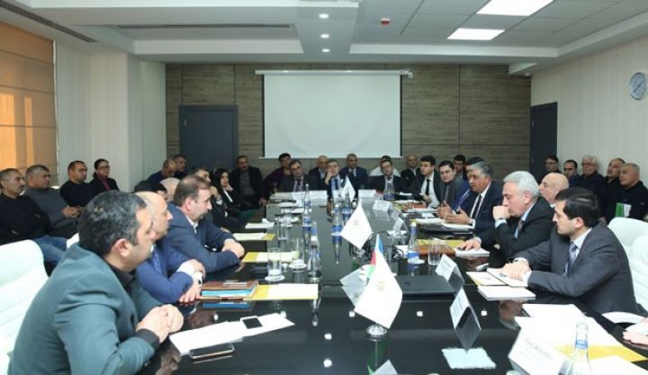 Ət və quşçuluq məhsullarının istehsalçıları ilə müzakirələr aparılıb