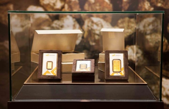 Milli qızılımız və gümüşümüzdən sikkə və külçələr təqdim edildi - SATIŞI BAŞLAYIR