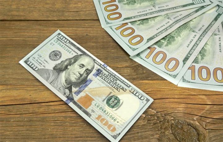 Dolların sabaha olan rəsmi məzənnəsi açıqlandı