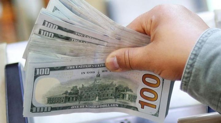 Banklarda Dollar və Avronun qiymətləri