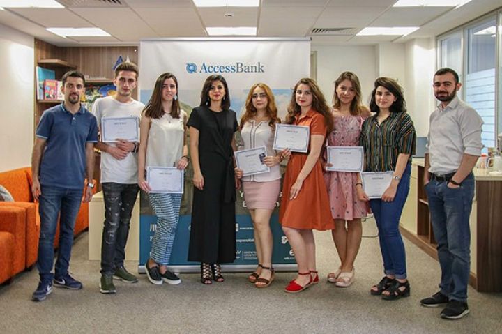 AccessBank tələbələrarası müsabiqənin qaliblərini mükafatlandırıb