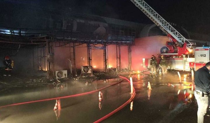 Gecə “Binə” ticarət mərkəzində böyük yanğın