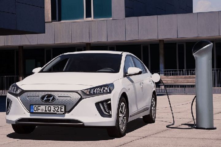 Avtomobil sənayeni yaxın 10 ildə necə dəyişəcək? 