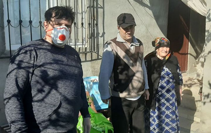 Embafinans tənha şəxslərə və aztəminatlı ailələrə yardım göstərib