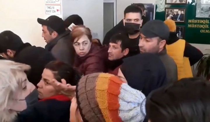 Poçt şöbələrində sıxlıqların yaranmaması üçün dövrəyə bank sistemi salınır