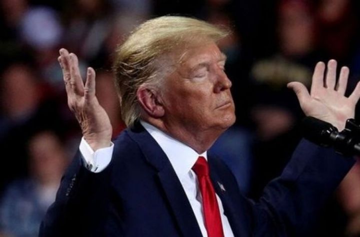 Tramp COVID-19 məhdudiyyətlərinə qarşı olduğunu bildirib