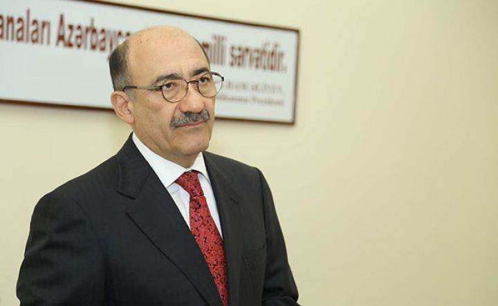 Əbülfəs Qarayev kiçik kollektivlə vidalaşıb