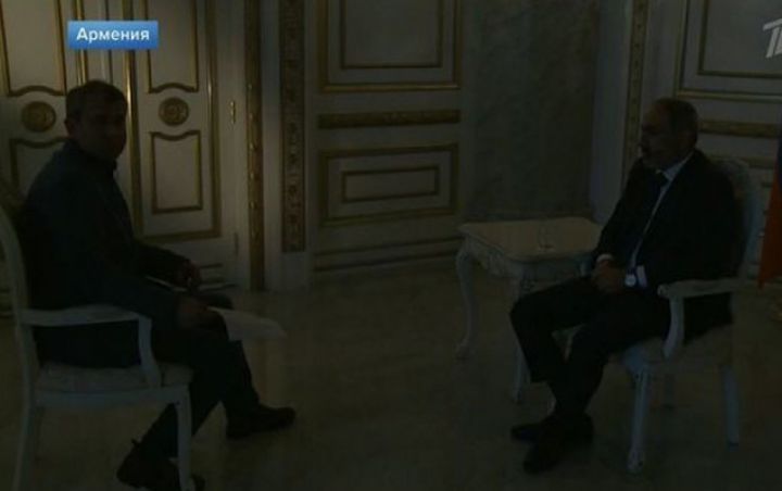 Paşinyan müsahibə verərkən Hökumət evində işıq söndü