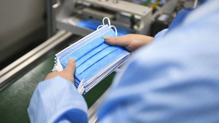 "Əczaçılara bir müştəriyə 10 maska satılması təlimatı verilib"