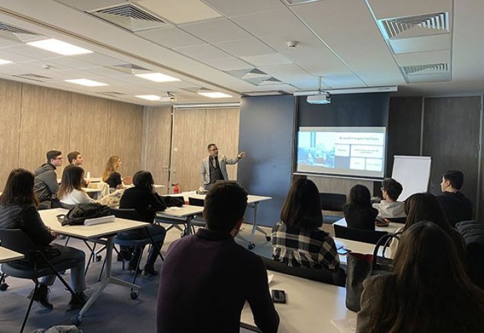 AGBank-ın Baş ofisində İqtisad Universitetinin tələbələrinə təlim keçirilib