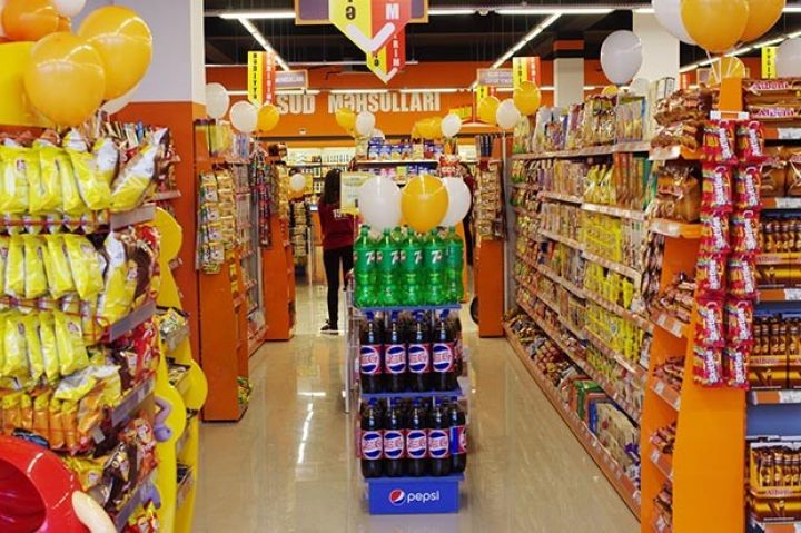"İri market şəbəkələri iş adamlarından böyük məbləğlər tələb edirlər"