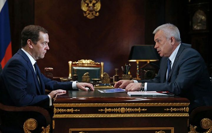 Ələkbərov Medvedevin dövründə 13 milyard dollar qazanıb - Siyahı