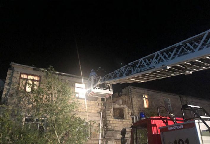 Sumqayıtda binada uçqun olub, xilasetmə qüvvələri cəlb edilib -YENİLƏNİB