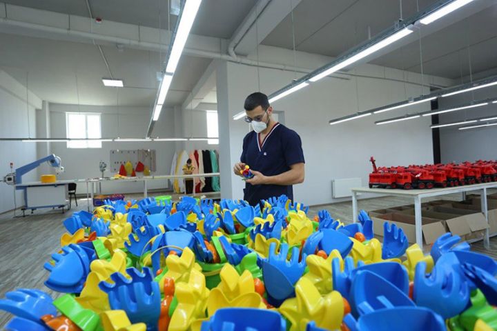 Azərbaycanda oyuncaq istehsalı müəssisəsi işə düşüb