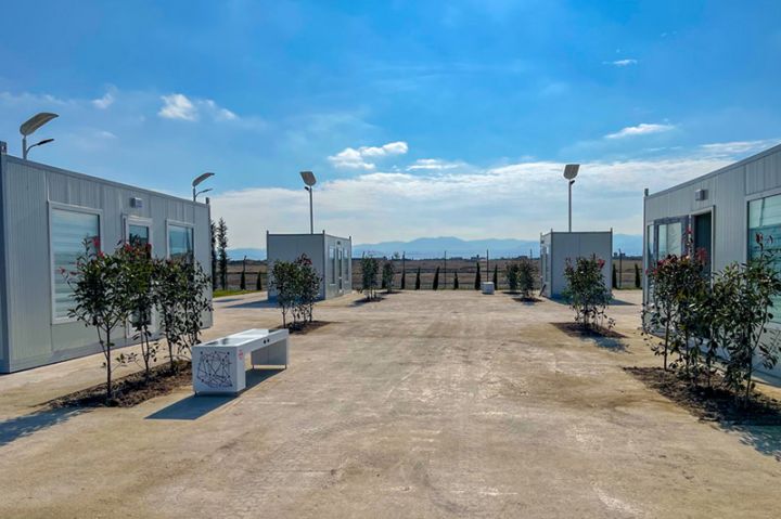 Azərbaycanda sənaye parkı günəş panelləri ilə işıqlandırılır