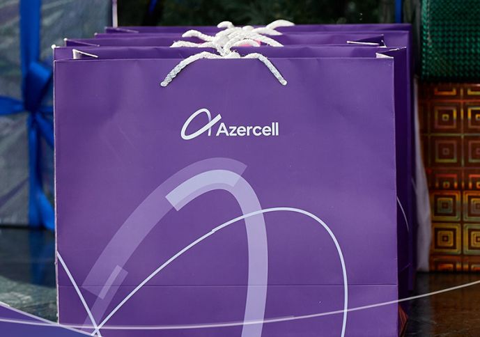 “Azercell Könüllüləri” iki yüzə yaxın uşağı sevindirib