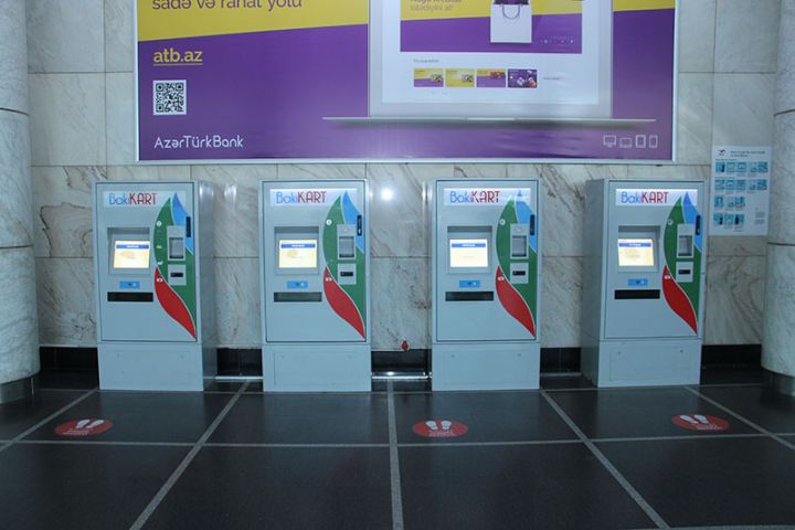 Metro stansiyalarının vestibülləri gediş haqqının yüklənməsi üçün açılıb