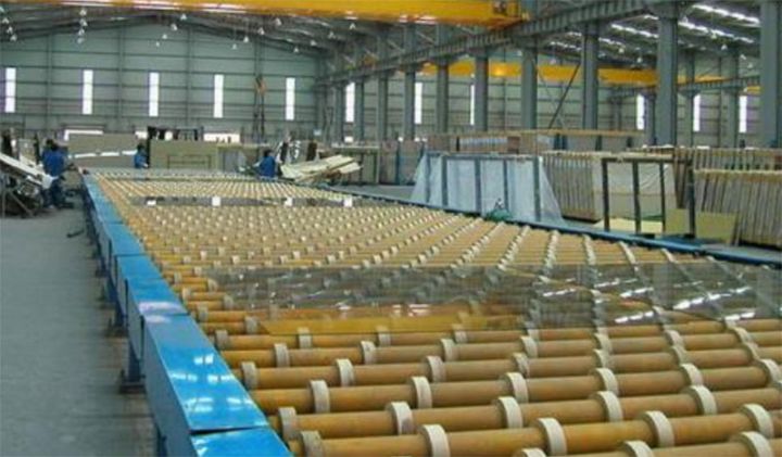 Azərbaycanda avtomobilin qabaq və yan şüşələri istehsal olunacaq