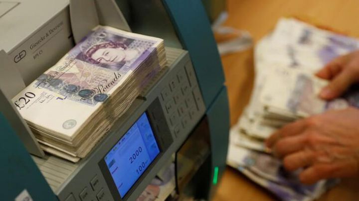 Funt sterlinq son 33 ayın ən yüksək səviyyəsində