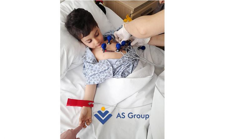 “AS Group İnvestment” şirkəti 4 yaşlı Hüseynin ürək əməliyyatının xərclərini öz üzərinə götürdü