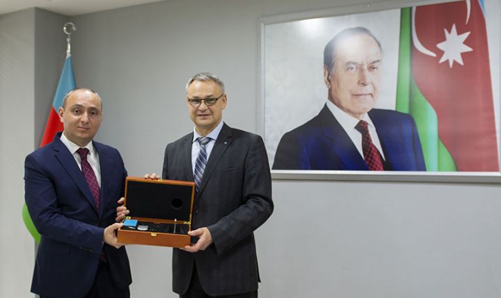 Belarus “Azersky” peykinin təsvirlərindən istifadə edəcək