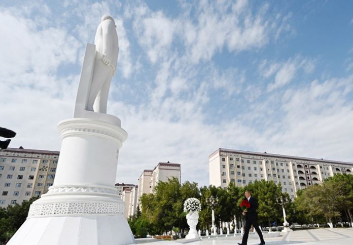 İlham Əliyev Sumqayıtda açılışlarda iştirak etdi