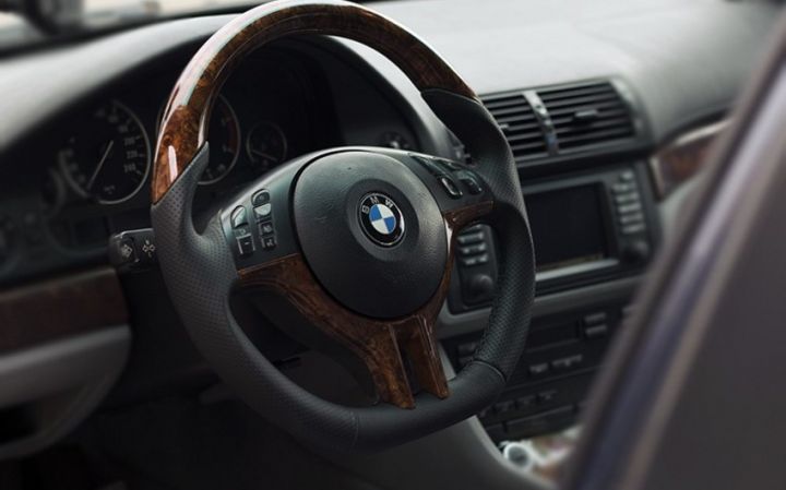 BMW  avtomobililərini geri çağırır