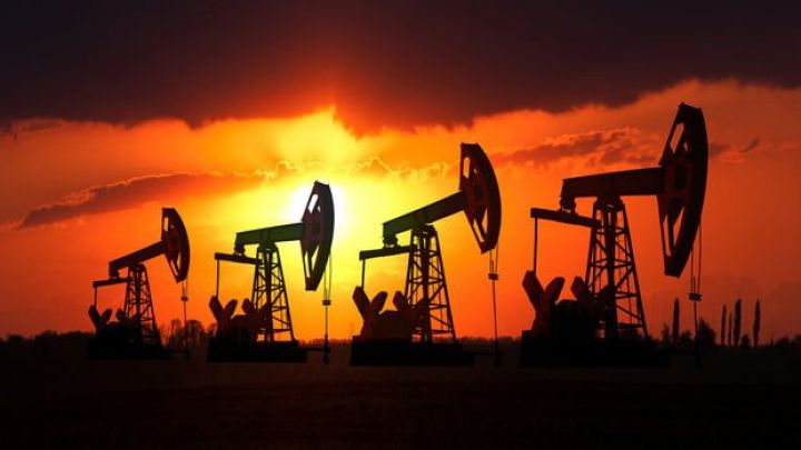 Qərbi Texas neftinin qiyməti 2,5 ilin ən yüksək səviyyəsində