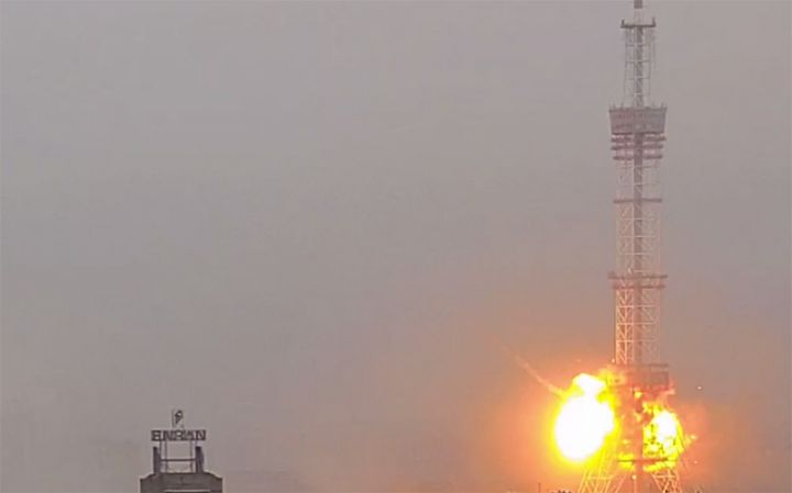 Kiyev televiziya qülləsi iki raketlə zədələnib - VİDEO