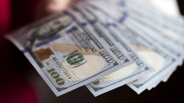 Turizm xidmətləri üzrə 0.3 milyard dollar kəsir yaranıb