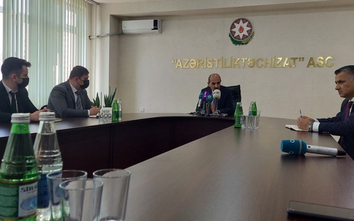 "Azəristiliktəchizat"ın sədri borclarının yaranmasının səbəbini açıqladı - "1 kvadratmetri 7 qəpikyə qızdırırıq"