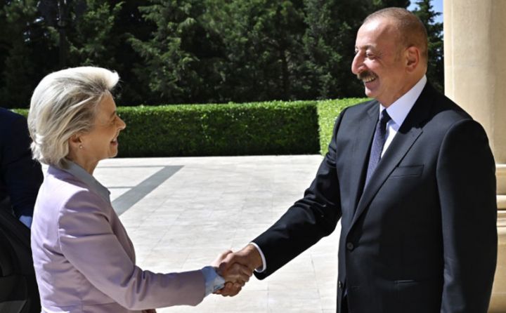 İlham Əliyevin Avropa Komissiyasının Prezidentilə geniş tərkibdə görüşü keçirilir