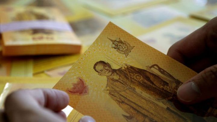 Asiyadakı mərkəzi banklar öz valyutalarının ucuzlaşmasının qarşısını almaq üçün ehtiyatları "əridirlər"